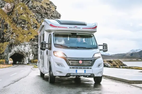 En camper huren om met het hele gezin door Zuid Frankrijk te trekken.